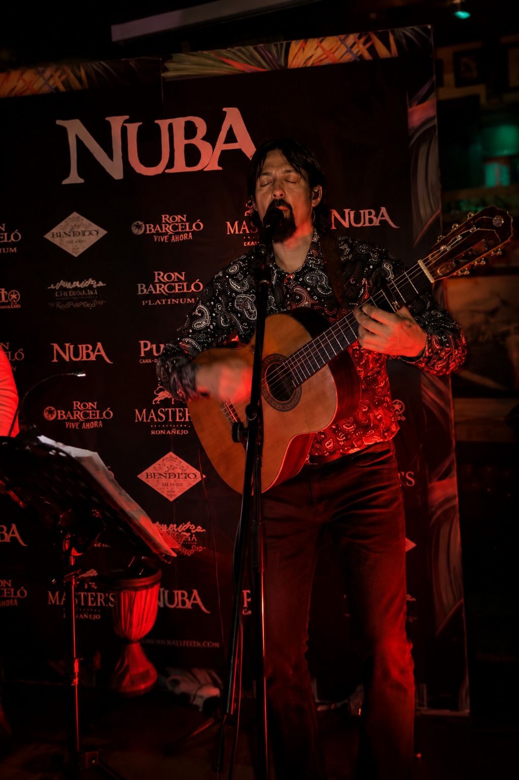 Concert en directe durant un tardeo a NUBA, Lleida